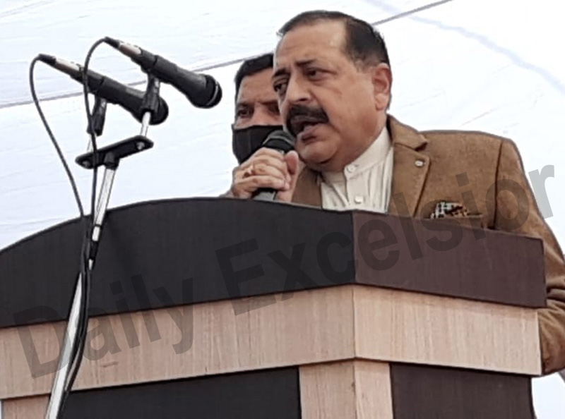 Union Minister Dr Jitendra Singh addressing a function at Kathua on Saturday. —Excelsior/Pardeep Sharma