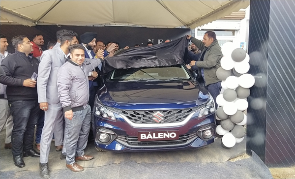 Dignitaries unveiling All New Baleno.