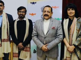 Union Minister Dr Jitendra Singh, flanked by Drone Show "StartUp" Co-founders Sarita Ahlawat,Tanmay Bunkar and Anuj Kumar, during the felicitation ceremony,at New Delhi on Wednesday.