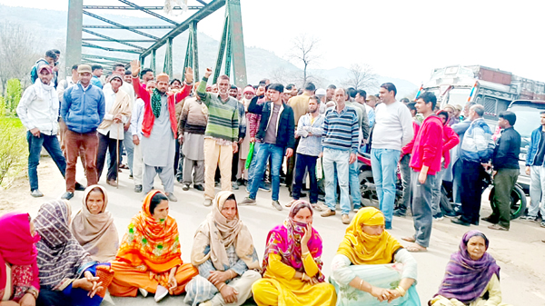 People protesting in Mendhar on Saturday.