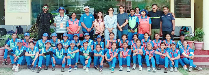 Participating teams posing alongwith officials at GGM Science College Hostel Ground in Jammu on Monday.