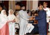 President Ram Nath Kovind presenting the Shaurya Chakra to Shahbaz Ahmad, Special Police Officer, J&K Police (Posthumous) and Kirti Chakra to Altaf Hussain Bhat, Constable, J&K Police, (Posthumous), at the Defence Investiture Ceremony-II, at Rashtrapati Bhavan, in New Delhi.