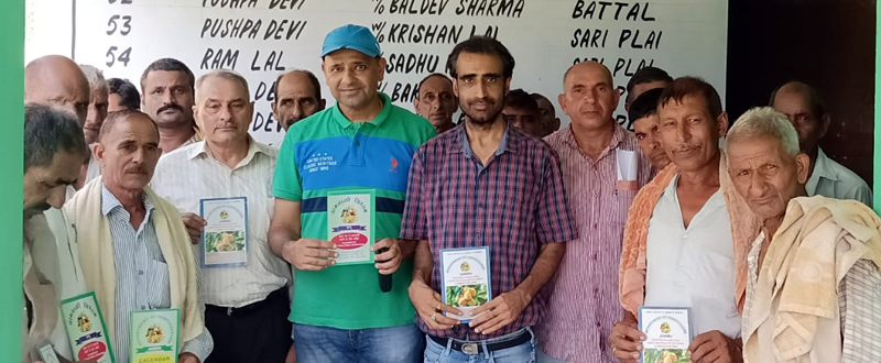 Sandeep Gupta, District Level Subject Matter Specialist (Pomlogy) Jammu and others during Farmers Awareness-cum-Interaction Programme.