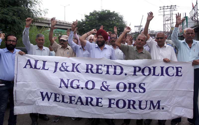 Police pensioners raising slogans during protest at Jammu on Monday. -Excelsior/Rakesh