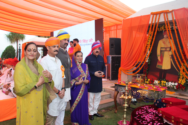 Members of Royal family celebrating birth anniversary of Maharaja Hari Singh at Jammu on Friday. -Excelsior/Rakesh