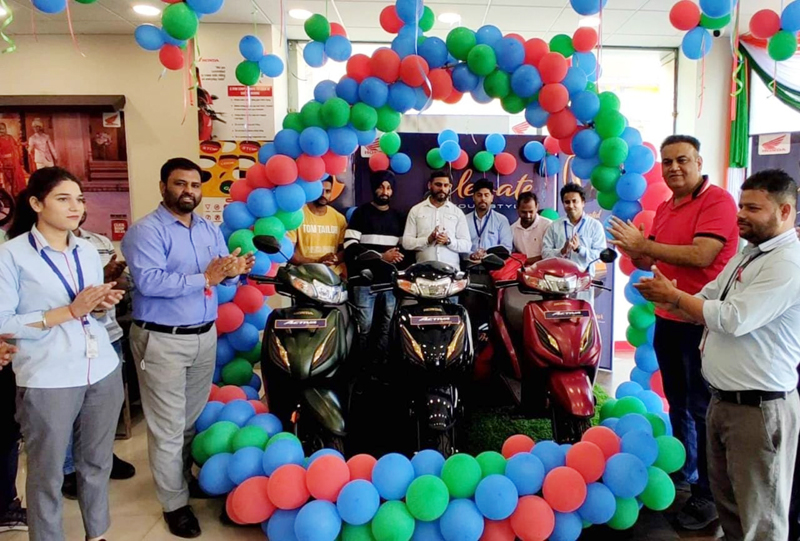 Officials of Diamond Honda introducing Activa 6G premium edition in Jammu.