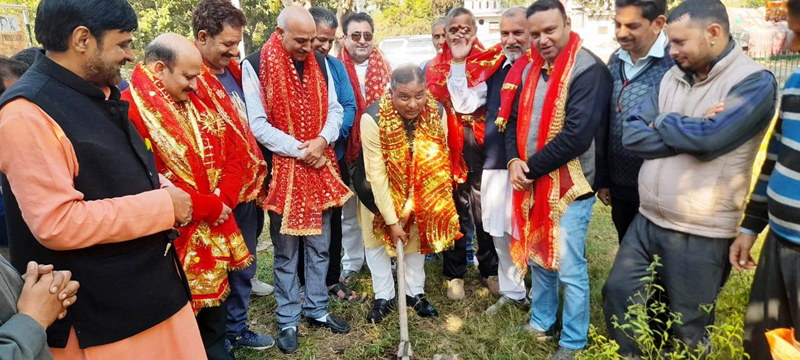 Former Minister, Sat Sharma kick starting upgradation of park at Pandoka Colony in Janipur on Friday.