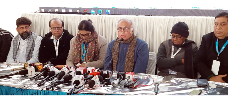 AICC gen secy Jairam Ramesh, flanked by others addressing press conference in Kathua. -Excelsior/Pardeep