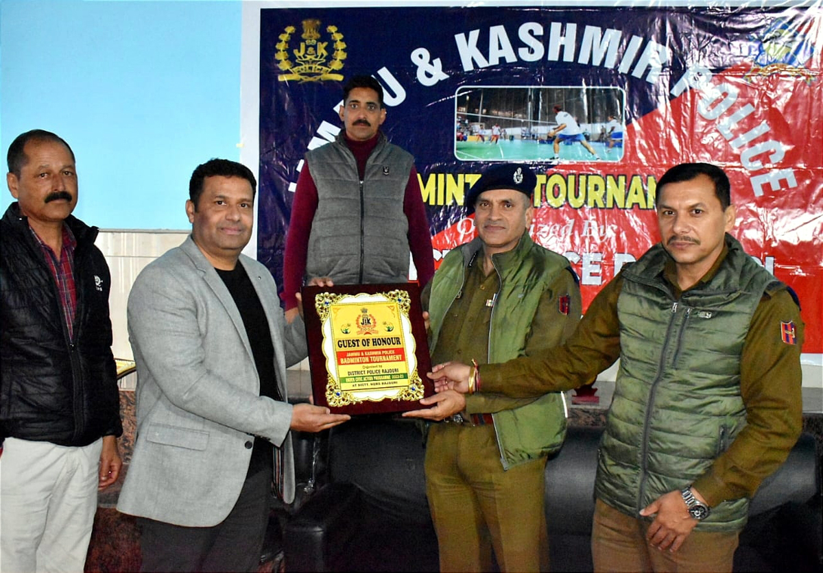 A Police Officer being presented a memento in Rajouri on Tuesday.