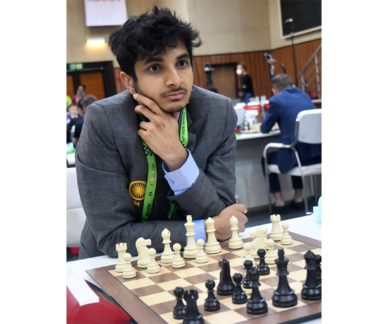 India No. 2 Vidit Gujrathi stuns world chess champion Magnus Carlsen