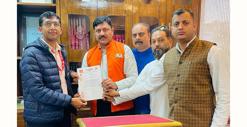 Manish Sahni, president Shiv Sena J&K Unit hands over a memorandum to CEO Shri Mata Vaishno Devi Shrine Board on Thursday.