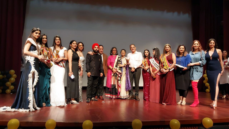 Winners posing with dignitaries at Jammu Club on Monday.