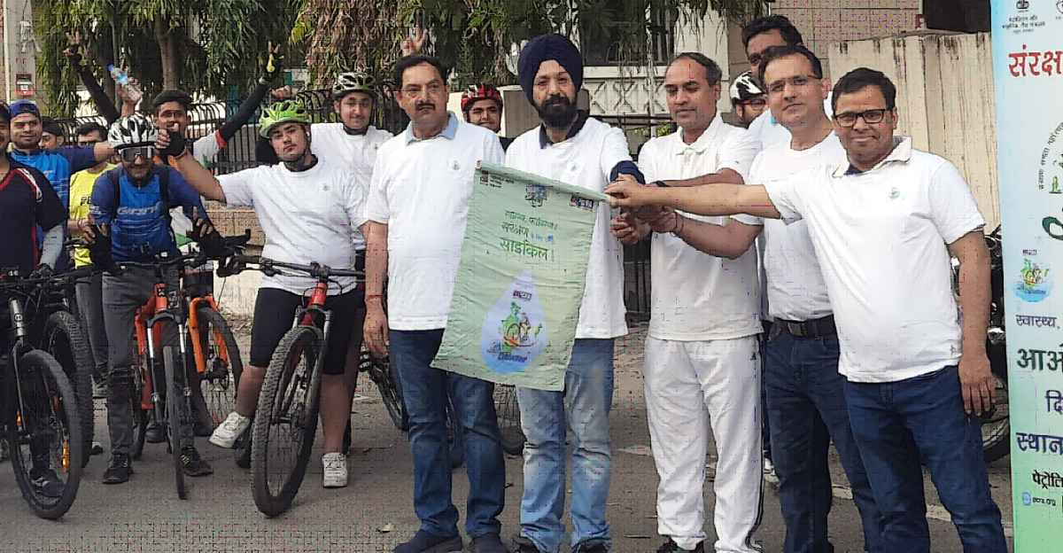 Cycle rally being flagged off by the officials of Oil Industries at Jammu on Sunday.