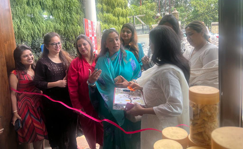 Ritu Singh along with others during inauguration of a fashion and lifestyle exhibition in Jammu.