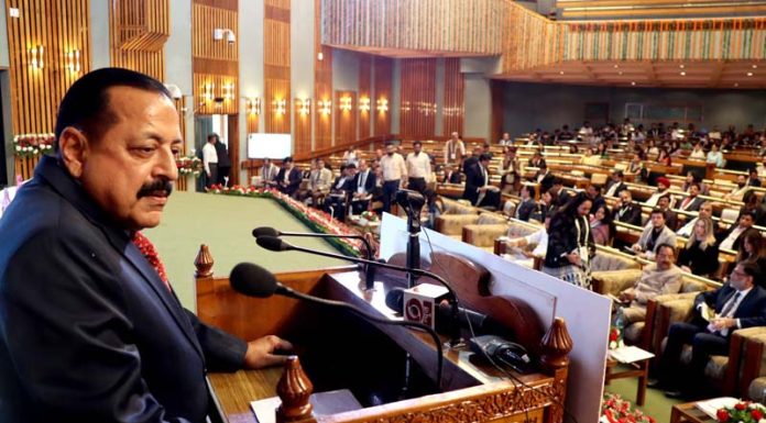 Union Minister Dr Jitendra Singh addressing G20 meeting in Srinagar on Tuesday. -Excelsior/Shakeel