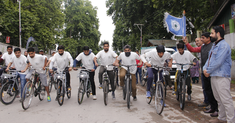 Dean, School of Business Studies, CUK, Prof Fayaz Ahmad Nikka flagging off cycle race of students.