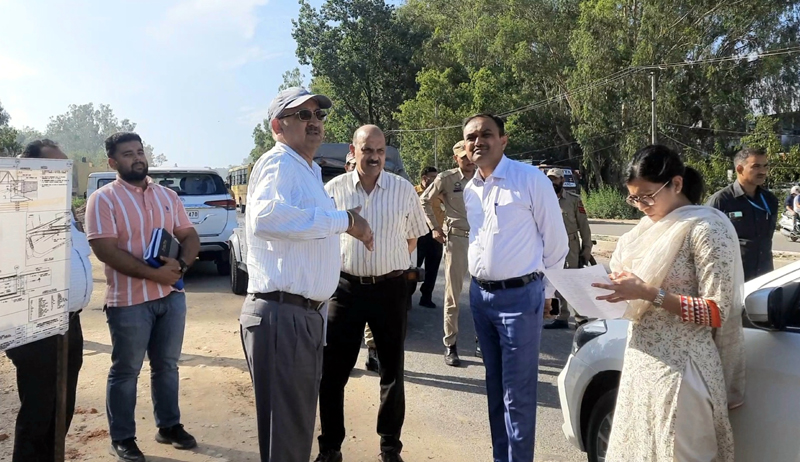 Divisional Commissioner Jammu Ramesh Kumar during visit to Akhnoor.