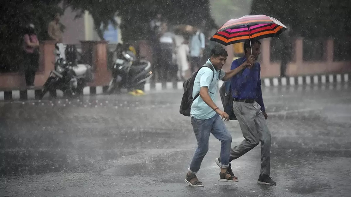 Intermittent Rain Forecast As Temp Rises At Some Places, Drops At ...