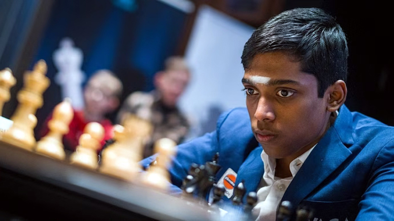 R Praggnanandhaa, Magnus Carlsen Play Out Scintillating Draw in Chess World  Cup Final Game 1 - News18