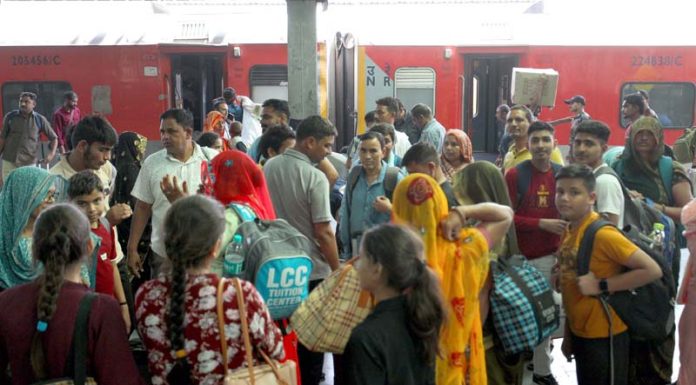 Rush of passengers at Jammu Railway Station as several trains were cancelled on Friday. -Excelsior/Rakesh