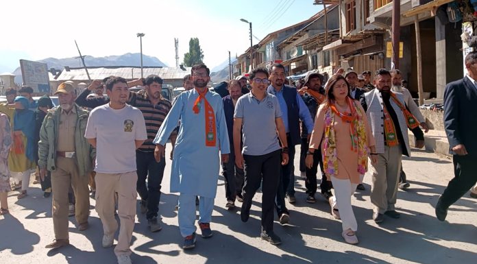 Union Minister Meenakshi Lekhi campaigning for LAHDC Kargil elections. - Excelsior/Basharat Ladakhi