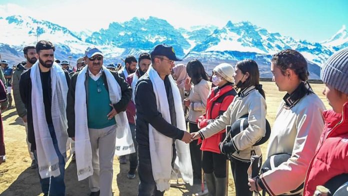 Joint Director, Youth Service and Sports, Union Territory of Ladakh, Moses Kunzang interacting with teams at Drass. -Excelsior/Basharat Ladakhi