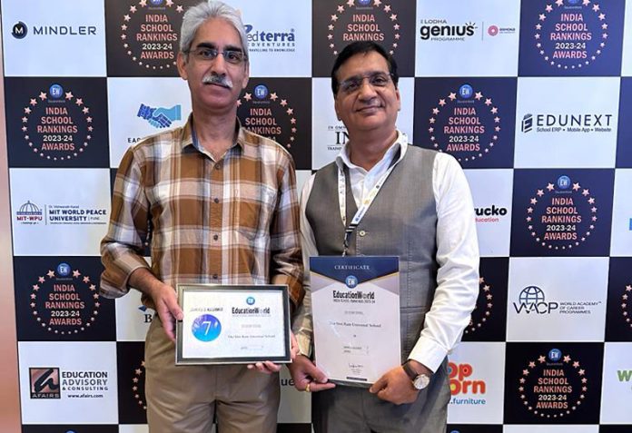 Sanjeev Gupta, Chairman, Shri Ram School and Colonel VK Sharma (Retd), Principal posing with award at New Delhi.