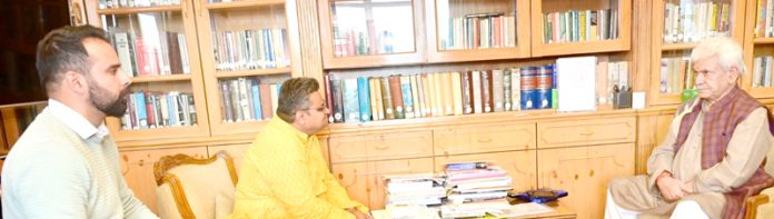 Sri Aurobindo Society’s Director during meeting with LG.