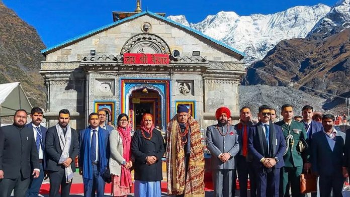Vice President Jagdeep Dhankhar with wife Sudesh Dhankhar, Uttarakhand Governor Lt. General Gurmit Singh (retd.) and others visits the Kedarnath Temple.