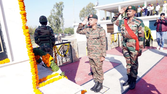 CO of RR Bn paying respect to Martyrs at Shaheedgarh war memorial at Lam near LoC in Nowshera Sector.