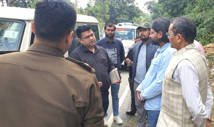 A team of revenue and police officials during an inspection in Akhnoor on Thursday.