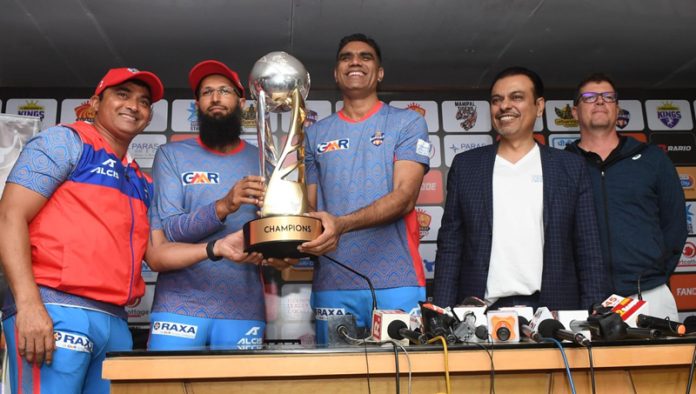 Legendary cricketers, Munaf Patel, Pravin Tambe and Hashim Amla along with Andrew Leipus and Raman Raheja unveiling Legends League Cricket trophy.