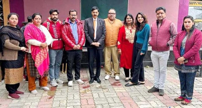 Pawan Gupta with organizers of two-day singing workshop at Udhampur.