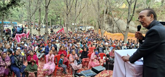 Former CM and DPAP chairman Ghulam Nabi Azad addressing a public meeting in Marmat area of Doda. -Excelsior/Tilak Raj