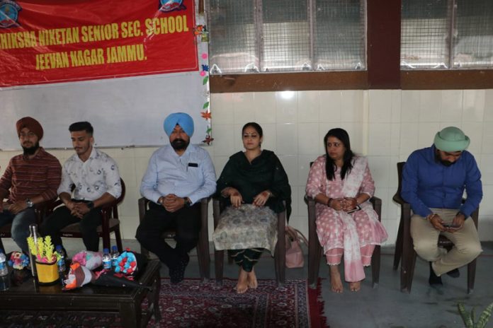 Principal of Shiksha Niketan Senior Secondary School, Jeevan Nagar, Rameshwar Mengi and others during a counselling programme.