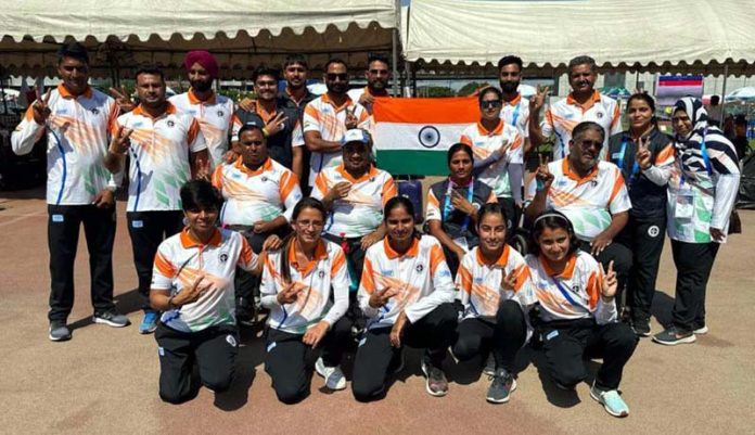 Para Archers of India posing for group photograph.