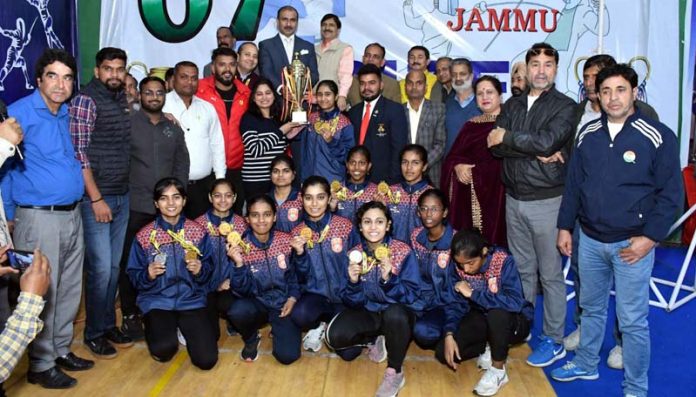 Chief Guest posing with winning team during 67th National School Games Under-19 Boys and Girls Fencing C'ship.