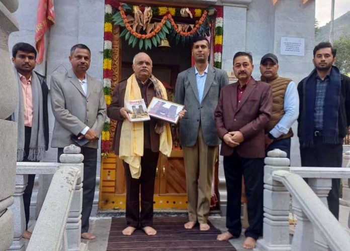 President ICCR and former MP, Vinay Sahasrabuddhe along with Naitik Muley and Saral Sharma who visited Sharda temple at LoC Teetwal Kashmir being presented with a book on Sharda written by Ravinder Pandita, Head of the Committee and a Sharda shawl & portrait of Sharda Peeth PoK. They were received by Commander 104 Brigade, CO, SDM Karnah and Save Sharda Committee members. Vinay Sahasrabuddhe praised Save Sharda committee for its tremendous work on reclamation of lost heritage. Ravinder Pandita complimented the delegation which is on borderless tourism study to two border districts of Kashmir.