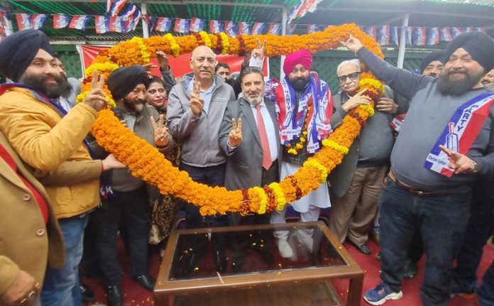 Apni Party chief Altaf Bukhari welcoming new entrants into his party fold in Jammu on Thursday. -Excelsior/Rakesh