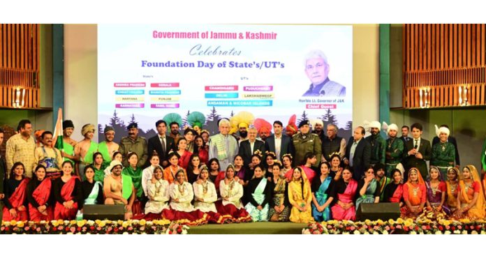 LG with artists during Foundation Day of 8 States & 5 UTs.