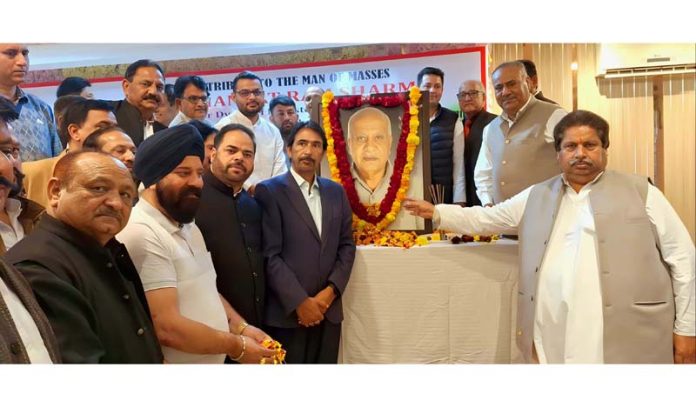 Cong leaders and others paying tribute to former DyCM Pt Mangat Ram Sharma at a function in Jammu. -Excelsior/Rakesh