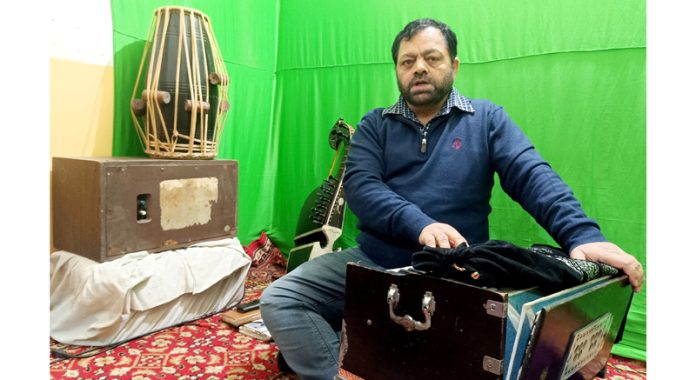 Legendary singer Munir Ahmad from Srinagar. — Excelsior/Shakeel