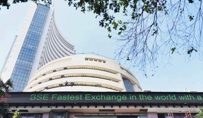 Sensex rebounds 454 pts on buying in IT shares, foreign fund inflows