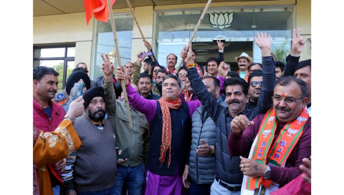 Jubilant BJP leaders and activists celebrating the party victory in front of Trikuta Nagar office on Sunday. -Excelsior/ Rakesh