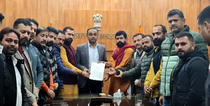 YRS delegation members presenting a memorandum to Divisional Commissioner Jammu.