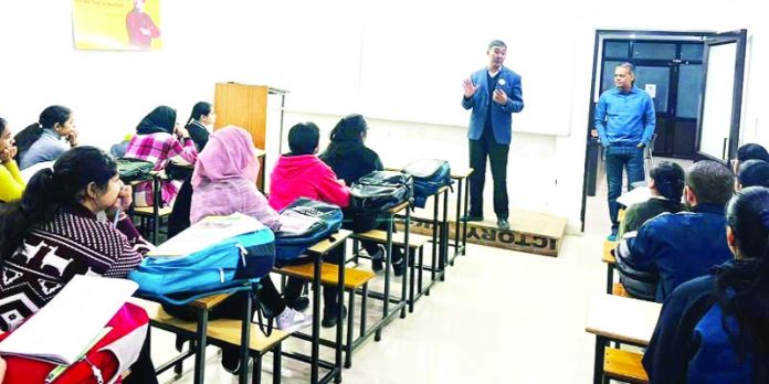 Renowned Scientist, Sonam Lotus conducts a session at Dhruv Institute.
