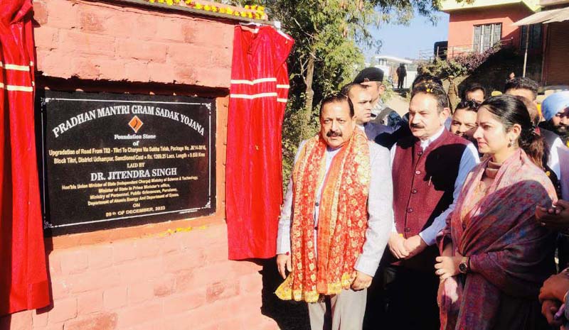 Union Minister Dr Jitendra Singh laying foundation stone of a PMGSY road at Udhampur on Saturday.—Excelsior/Kumar