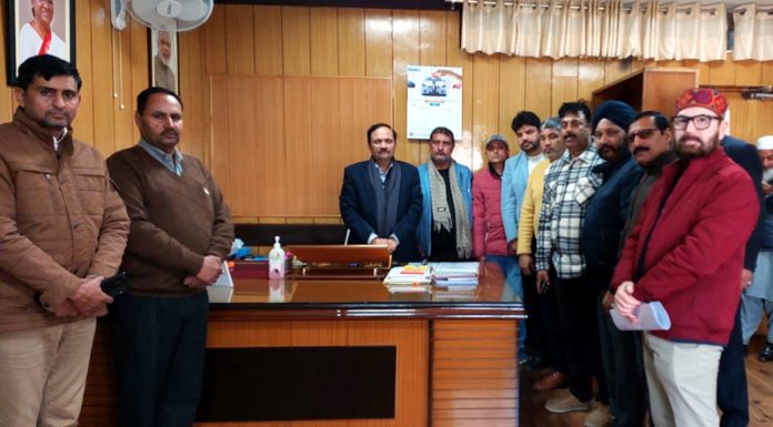 JKTF delegation meeting with Advisor Bhatnagar at his office chamber.