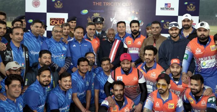 Governor Haryana, Bandaru Dattatreya posing with teams of Celebrity Cricket League.