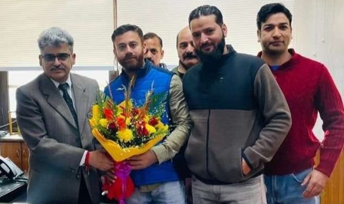 Legislative Assembly staff presenting a flower bouquet to Chief Secretary Atal Dulloo in Jammu on Tuesday.